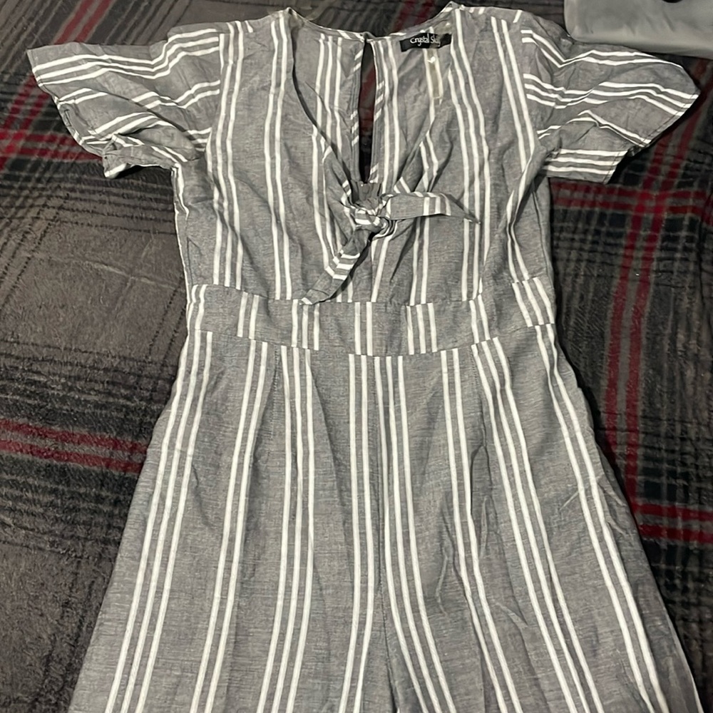 Gray & white jumpsuit size 3.